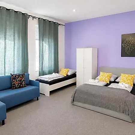 אכסניה Corner קובלנץ