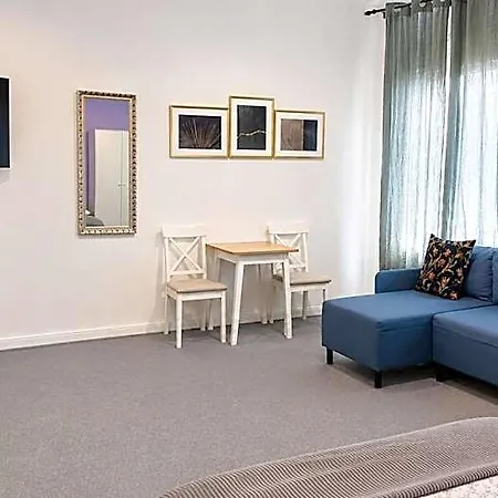 אכסניה Corner